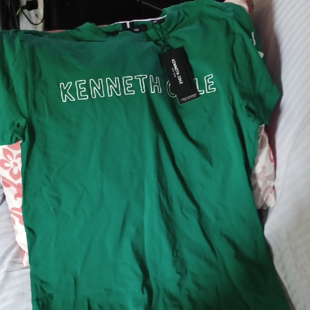 Kenneth Cole Short Sleeve NEW